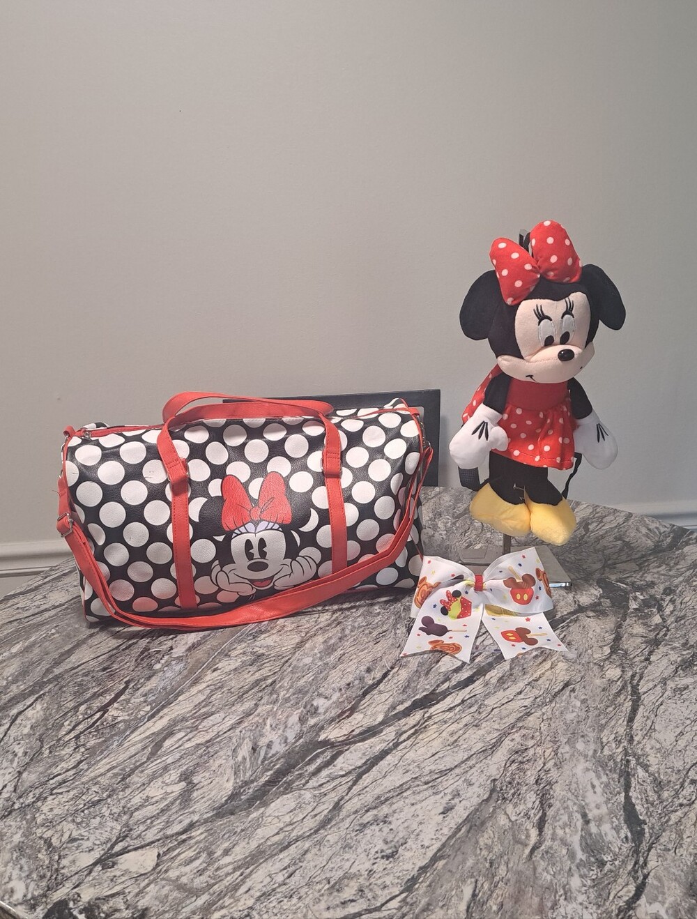 Disney Minnie Mouse   Duffle Bag 3 Pc Bundle With Plush Mini Backpack & Hair Bow